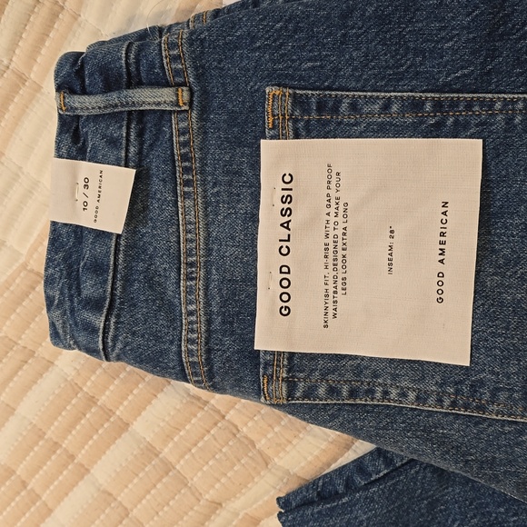 Good American Jeans - Picture 2 of 6